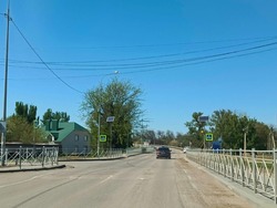 В селе Бирюковка появилась пешеходная дорожка с применением тактильной плитки