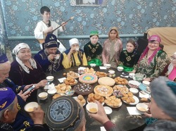 Приволжских школьников познакомили с церемонией чаепития казахов