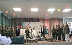 В селе Растопуловка ко Дню Победы провели встречи для юных жителей