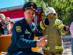 Астраханские сотрудники пожарной охраны отмечают профессиональный праздник