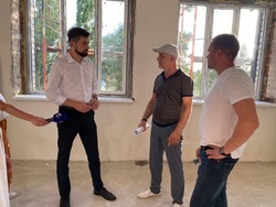 Министр образования ознакомился с ходом ремонта в Кирпичнозаводской школе