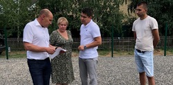 В Приволжском районе глава проинспектировал строительство детских площадок
