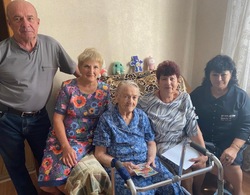 Жительницу Приволжского района поздравили с 90-летием 