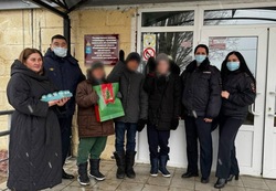 Приволжские полицейские подарили юным астраханцам веру в чудо