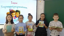 Для приволжан провели литературную гостиную и мастер-класс по декупажу 