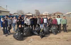 Приволжские школьники убрали мусор в прибрежной зоне 