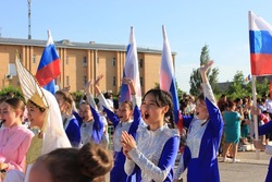 Праздничные народные гуляния прошли в Приволжском районе в честь Дня России