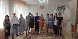 В Приволжском ЗАГСе вручили паспорта и поделились секретами семейной жизни