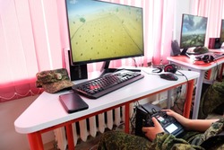 Астраханцев предупреждают об угрозе онлайн-вербовки иностранными спецслужбами