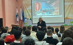 С приволжанами говорят об опасности наркотиков и неправильного поведения на дороге