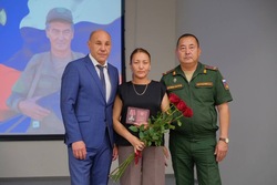 Семьям приволжских военнослужащих вручили государственные награды