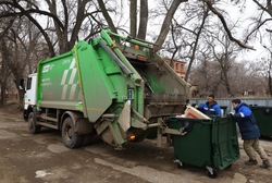 В Приволжском районе установили новые мусорные контейнеры 