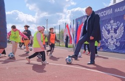 В селе Карагали обновили спортивную площадку
