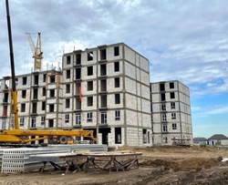 В Приволжском районе ведутся работы по строительству новых домов для переселенцев 